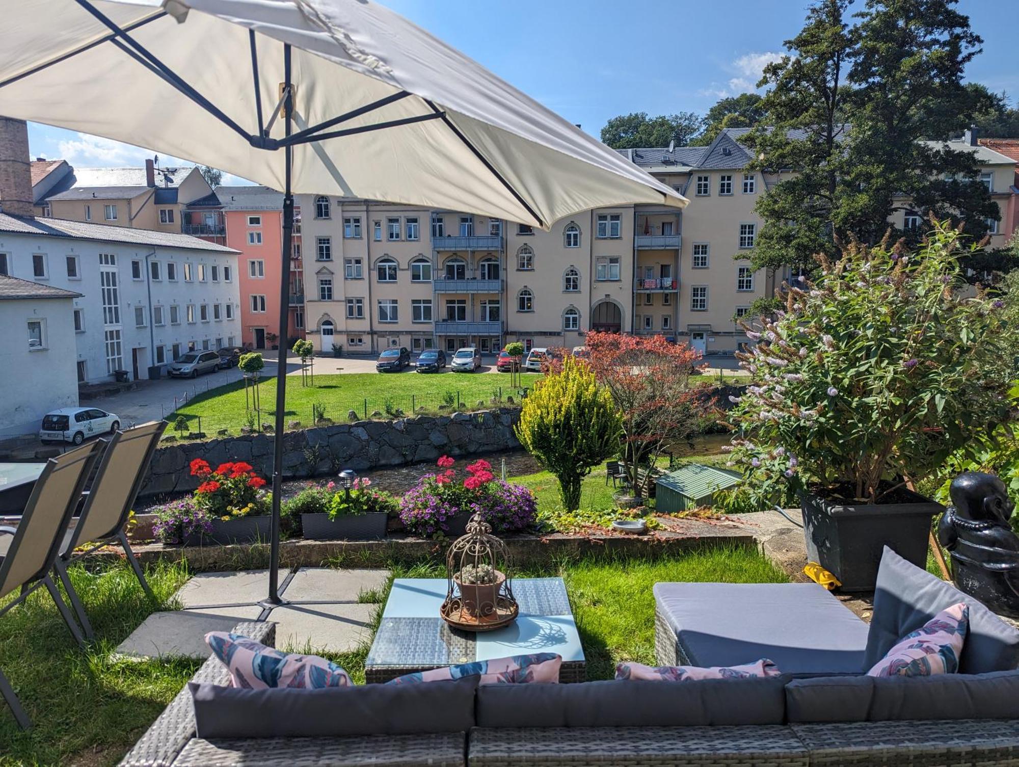 Hw2B - Urlaubsmagie - Wohlfuehlwohnung Mit Balkon, Pool, Sauna & Terrasse Sebnitz Luaran gambar