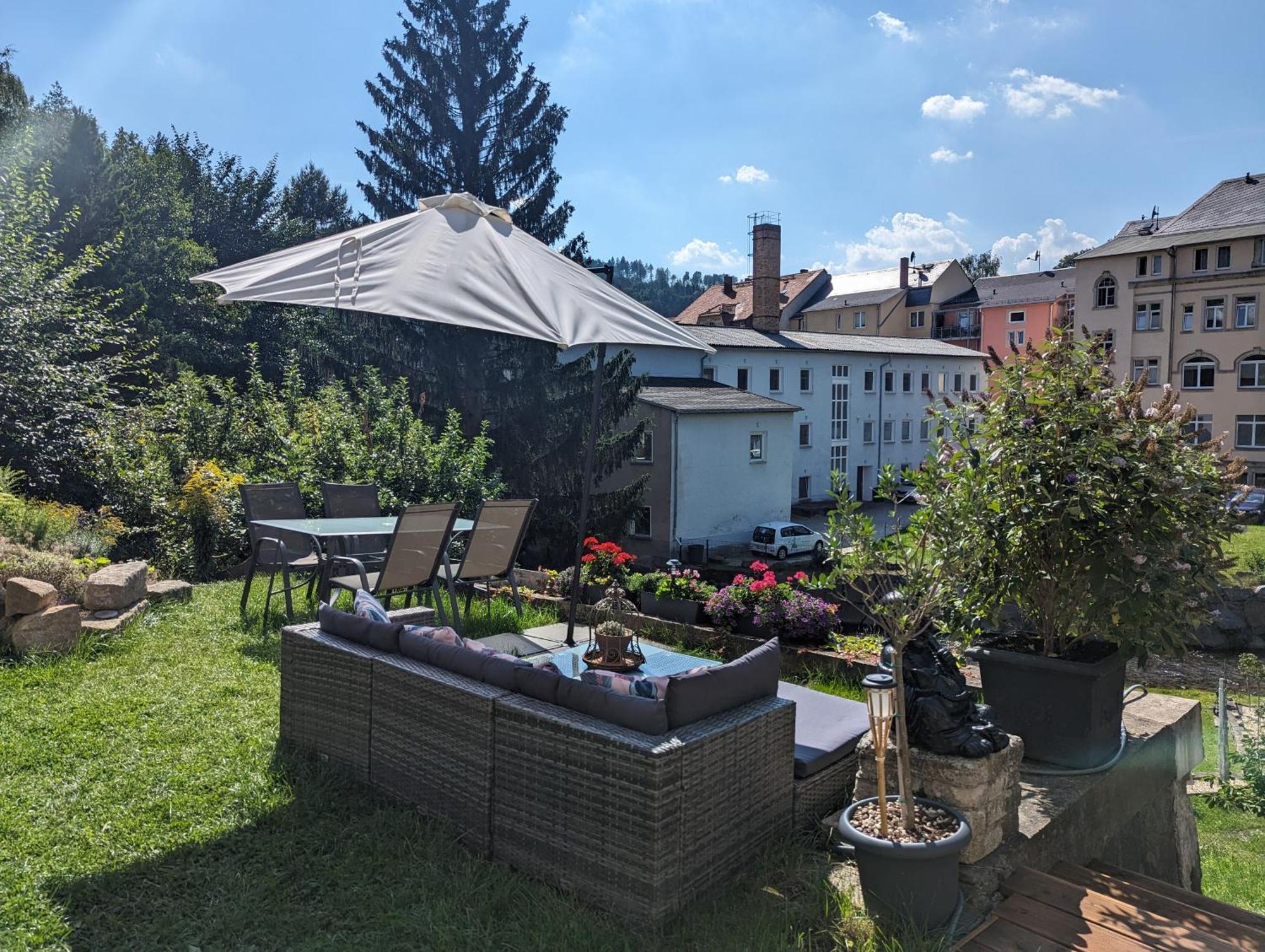 Hw2B - Urlaubsmagie - Wohlfuehlwohnung Mit Balkon, Pool, Sauna & Terrasse Sebnitz Luaran gambar