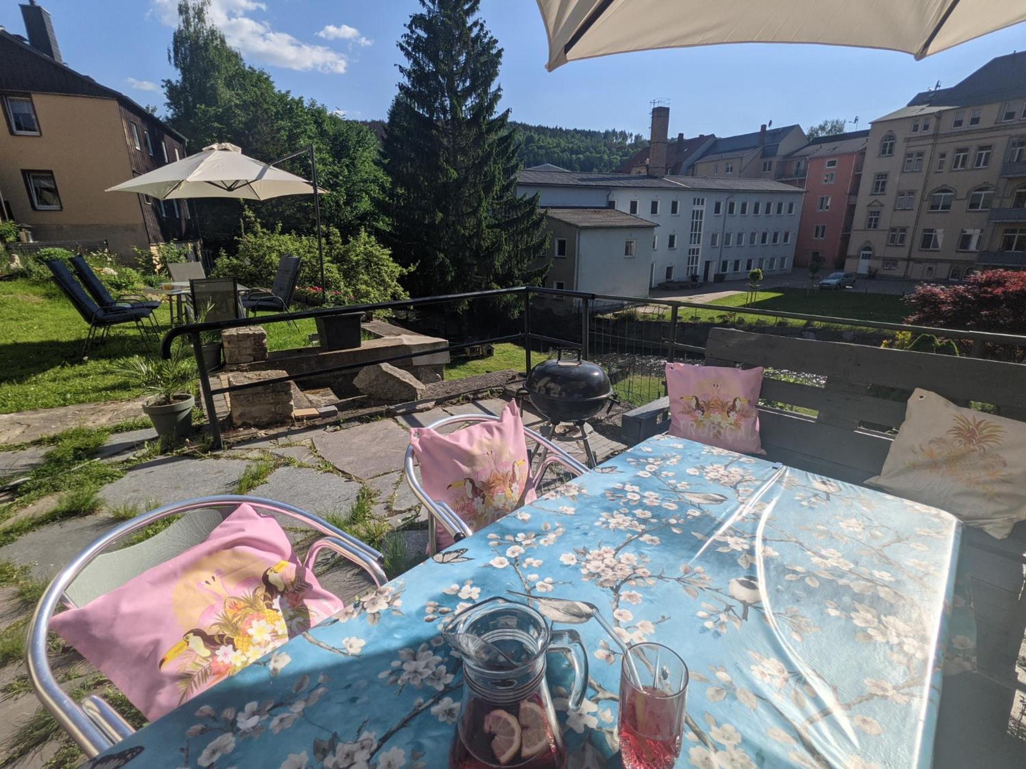 Hw2B - Urlaubsmagie - Wohlfuehlwohnung Mit Balkon, Pool, Sauna & Terrasse Sebnitz Luaran gambar